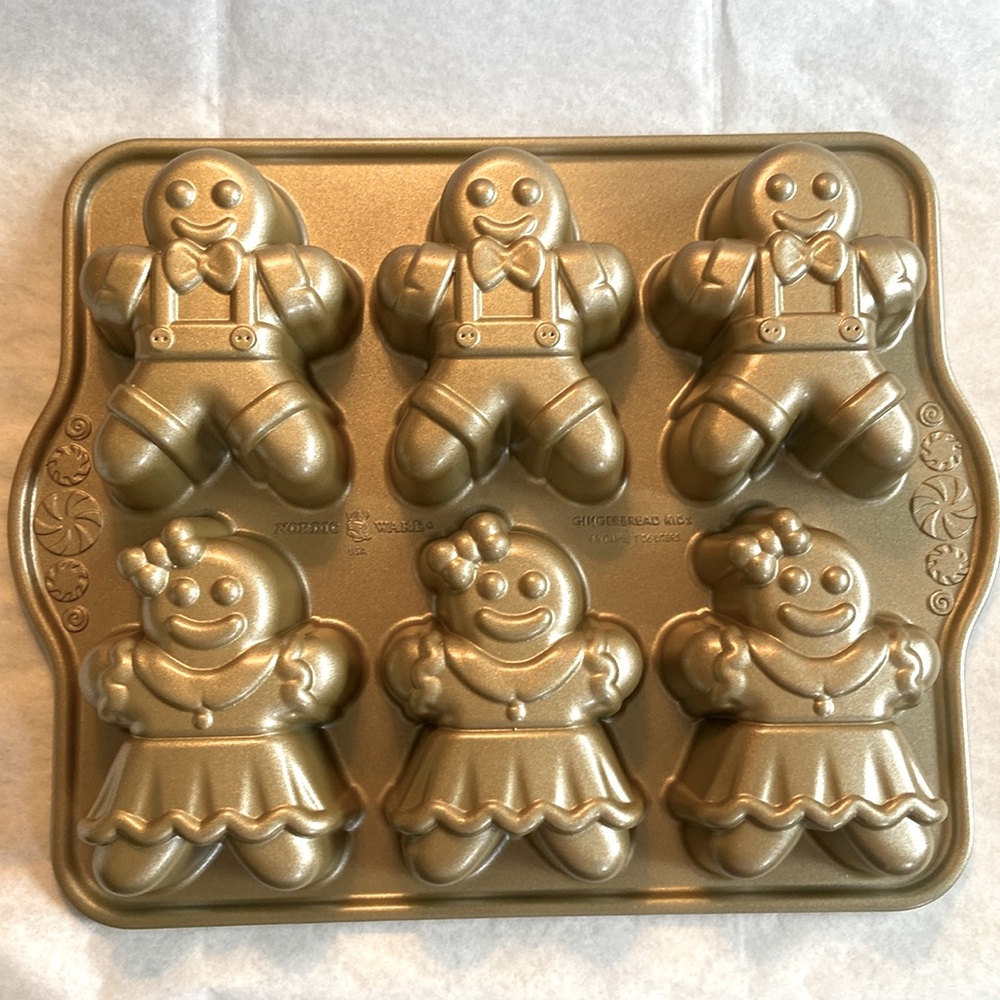 Nordic Ware Gingerbread Kids Cakelet Pan